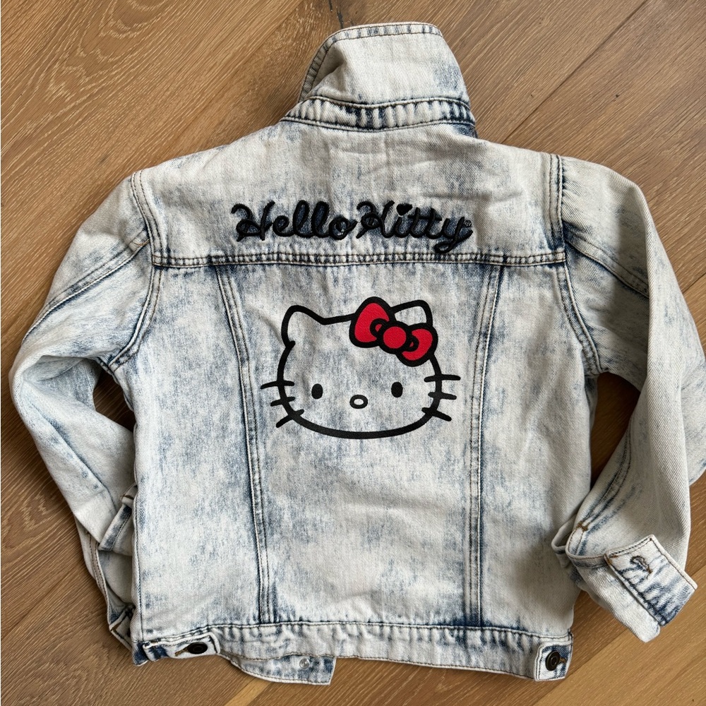 Hello Kitty San Rio Acid Wash Denim Jacket Size 9/10